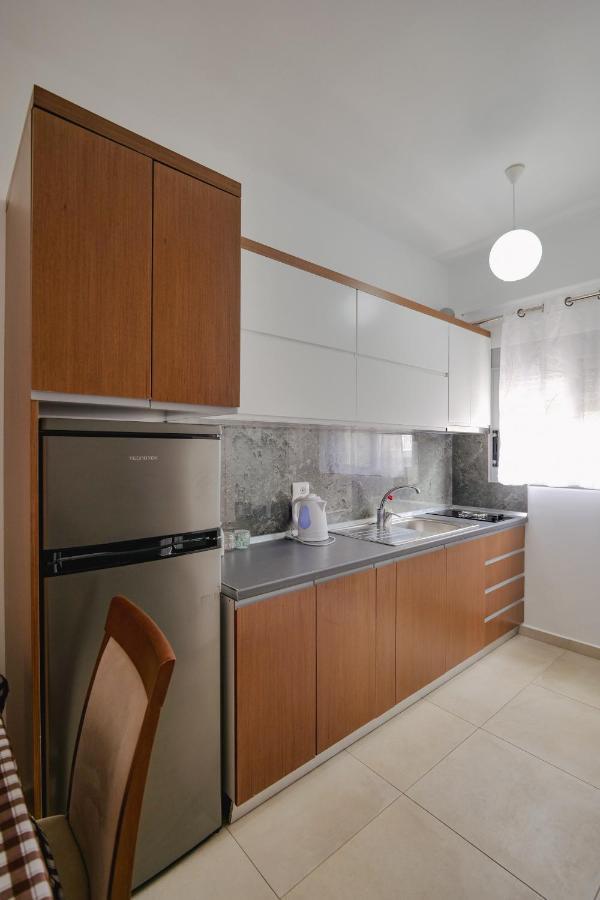 Violeta Apartments Ксамил Экстерьер фото