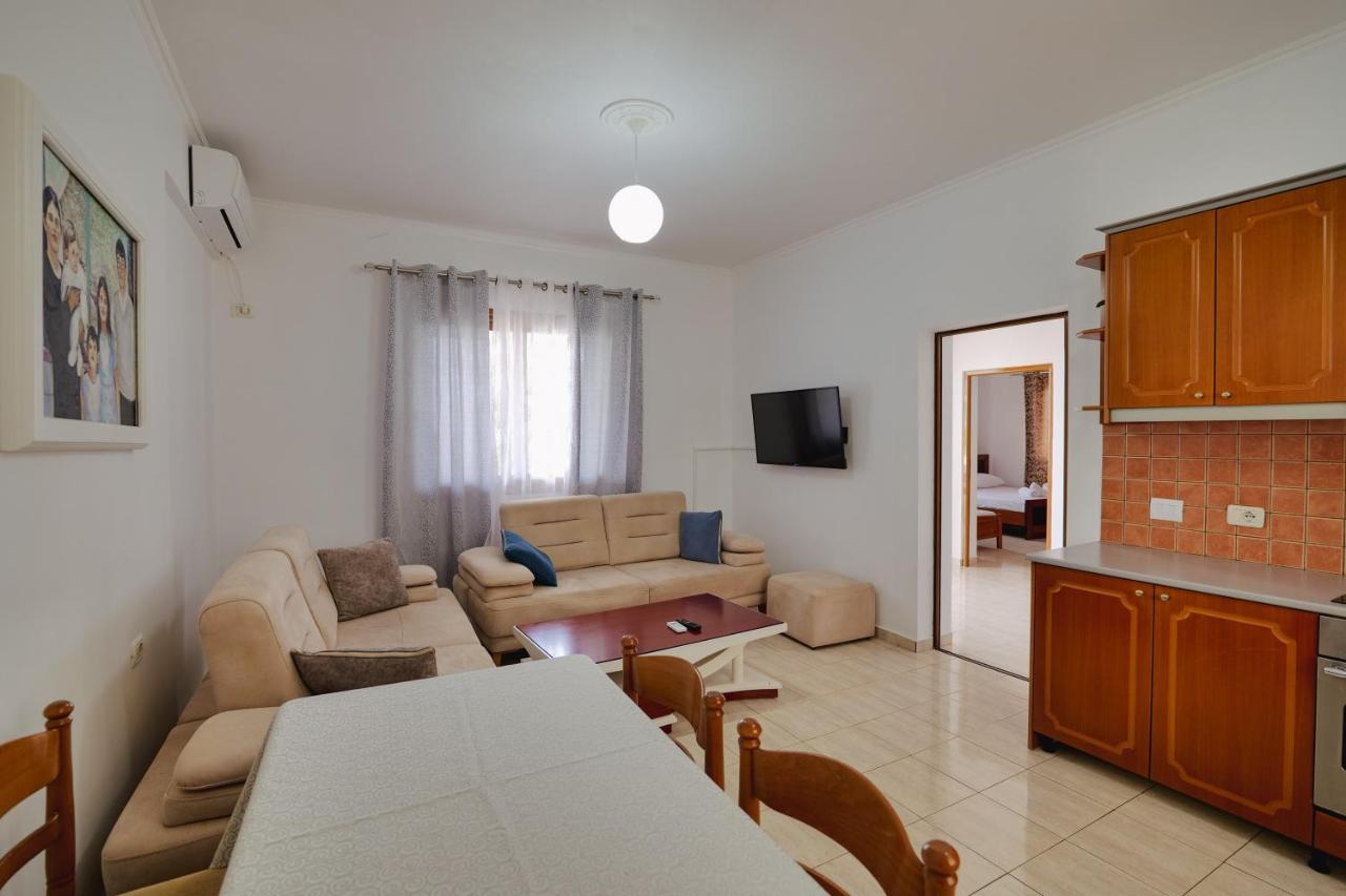 Violeta Apartments Ксамил Экстерьер фото