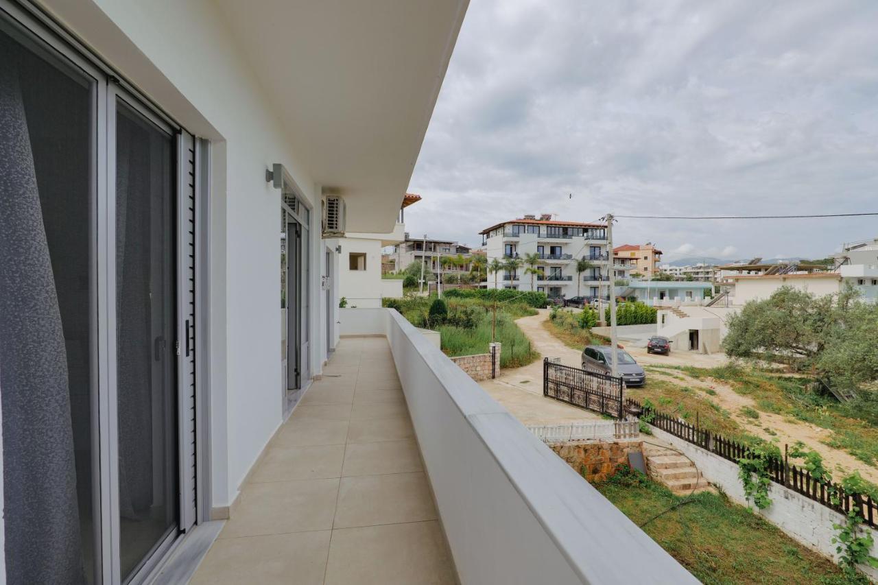 Violeta Apartments Ксамил Экстерьер фото