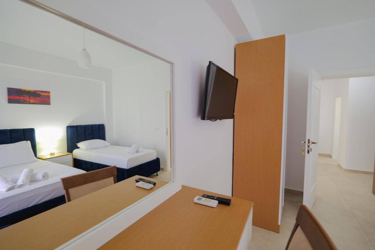Violeta Apartments Ксамил Экстерьер фото
