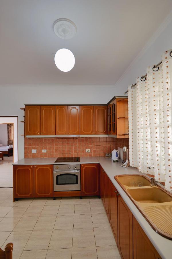 Violeta Apartments Ксамил Экстерьер фото