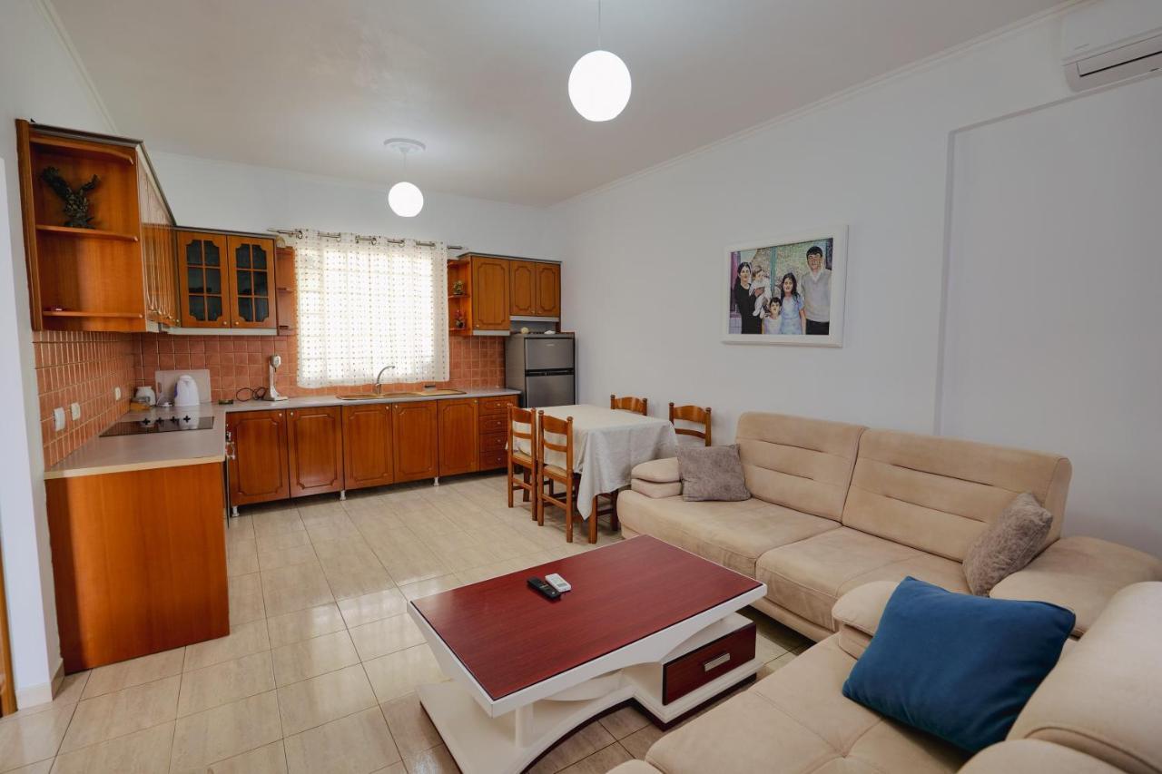Violeta Apartments Ксамил Экстерьер фото