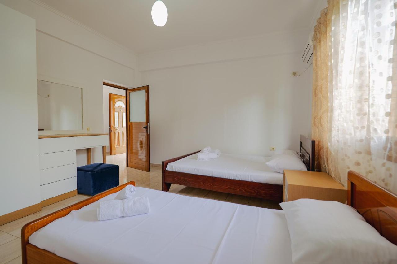 Violeta Apartments Ксамил Экстерьер фото