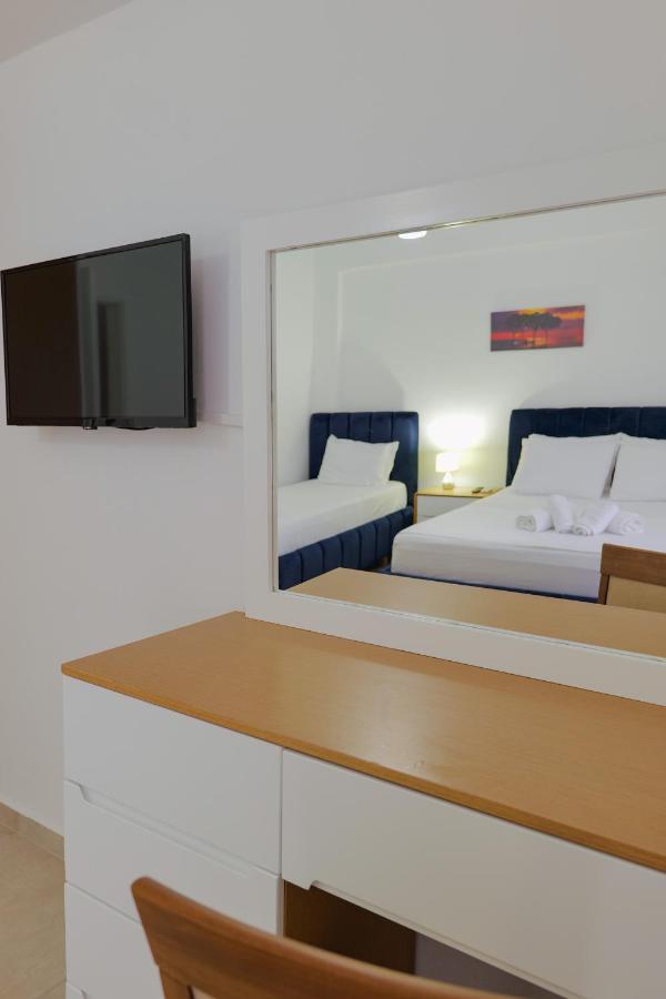 Violeta Apartments Ксамил Экстерьер фото