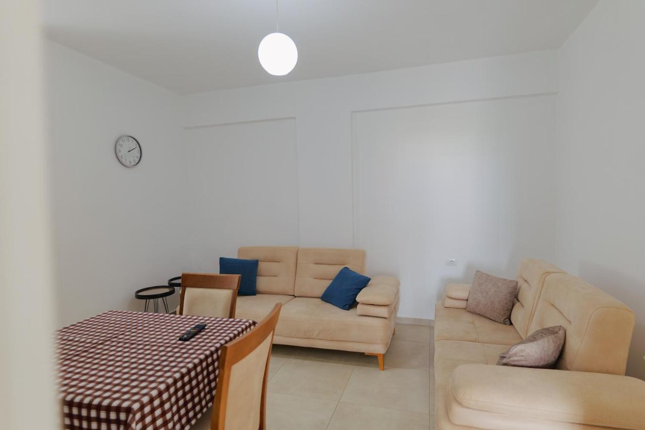 Violeta Apartments Ксамил Экстерьер фото