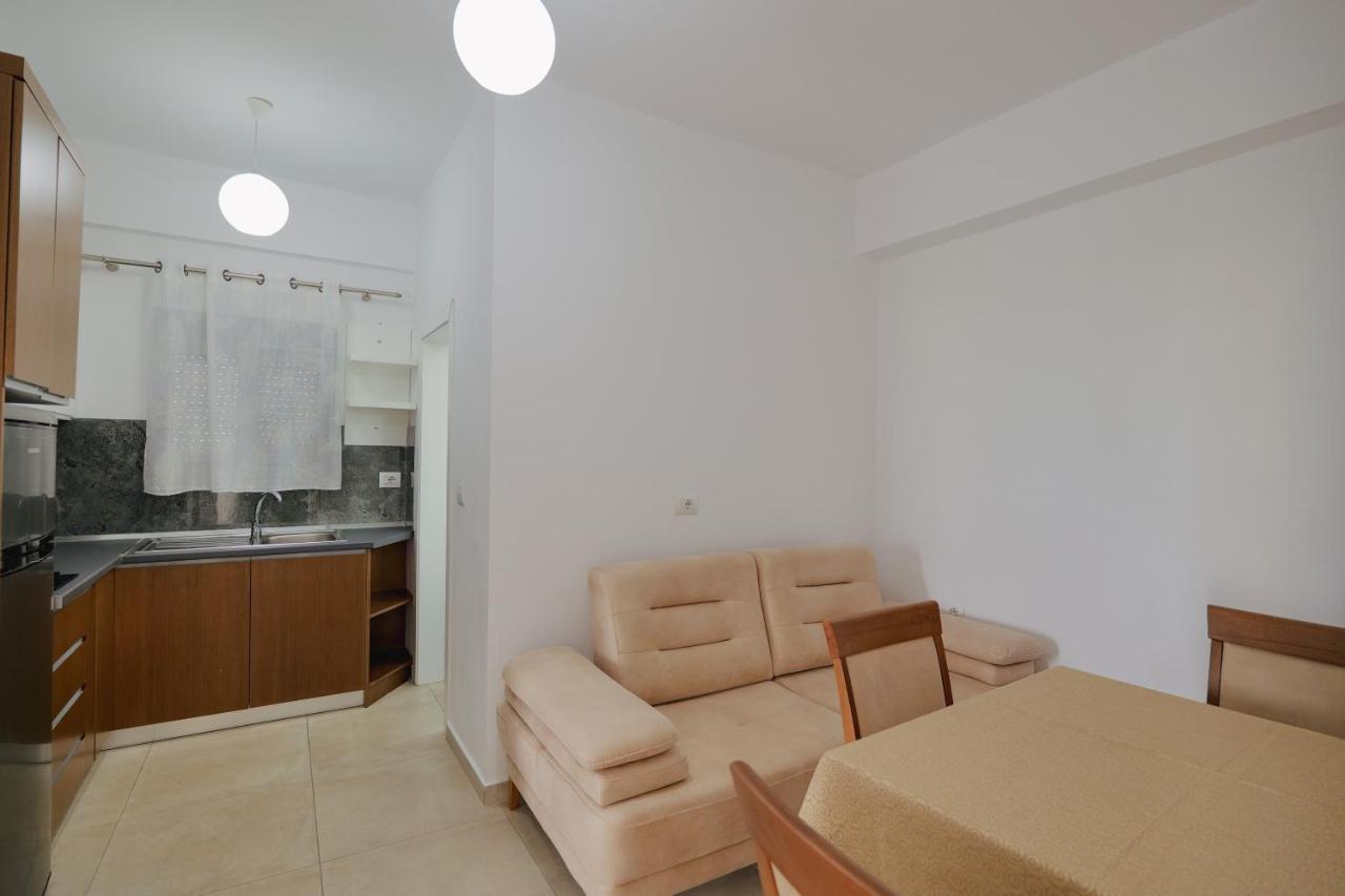 Violeta Apartments Ксамил Экстерьер фото
