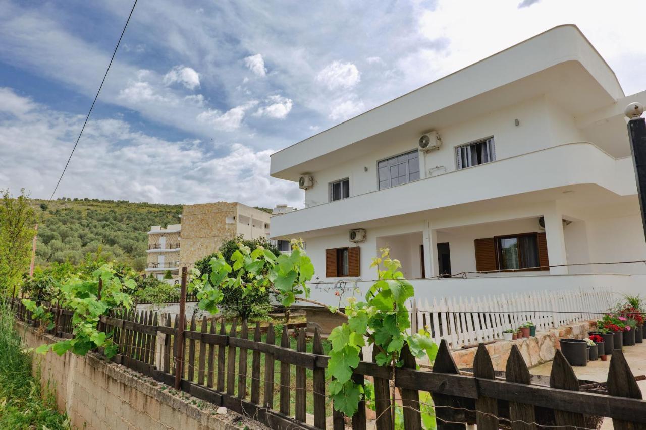 Violeta Apartments Ксамил Экстерьер фото